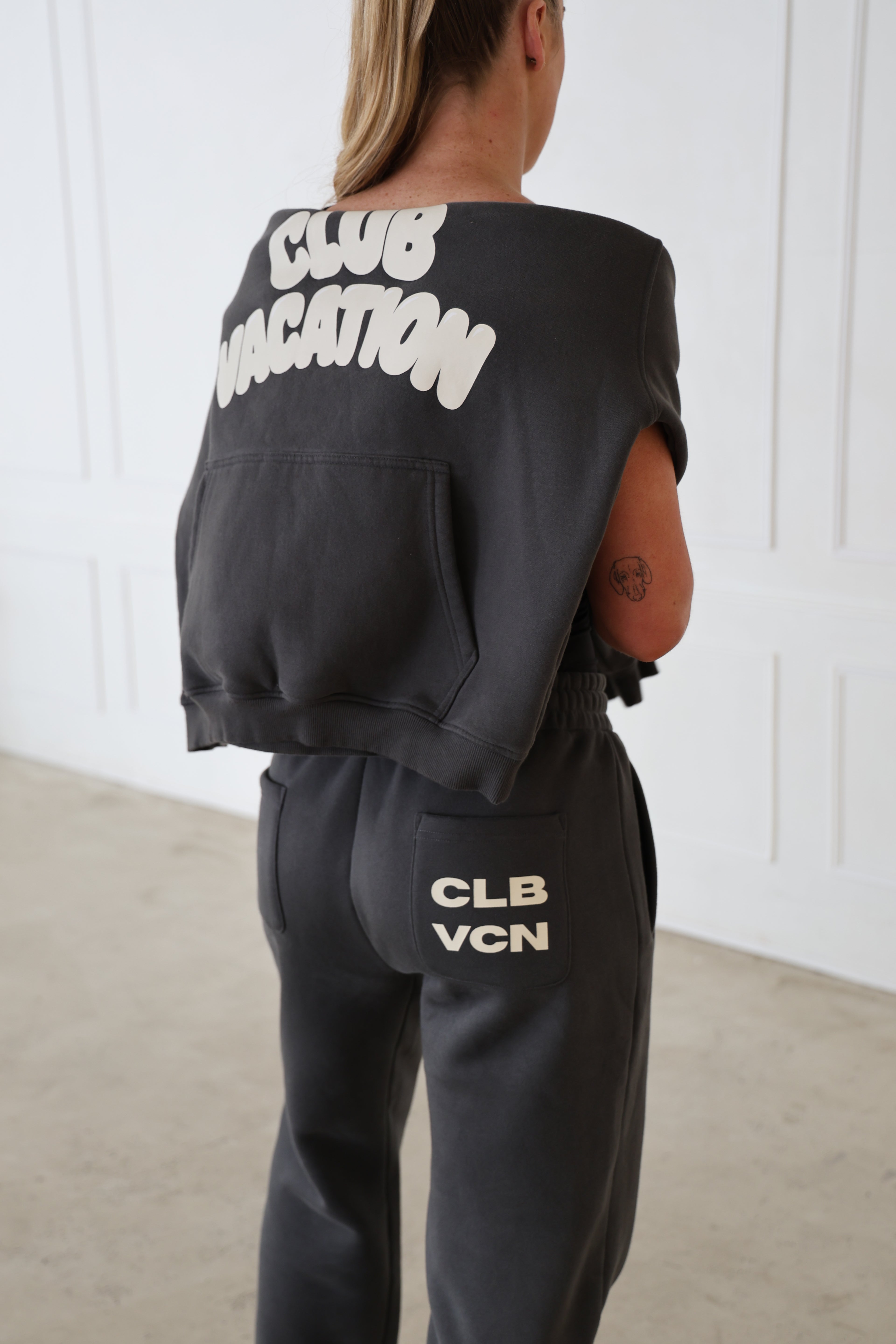 The Palm Sweatpants: Charcoal Grey